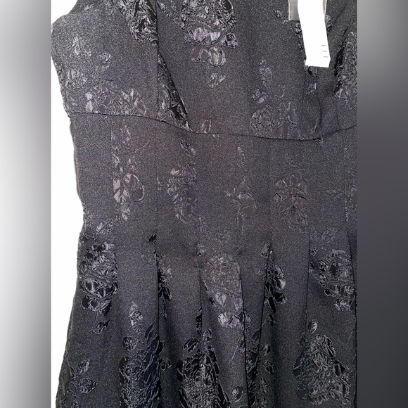 Floral Pleated Black Dress - Picture 5 of 6